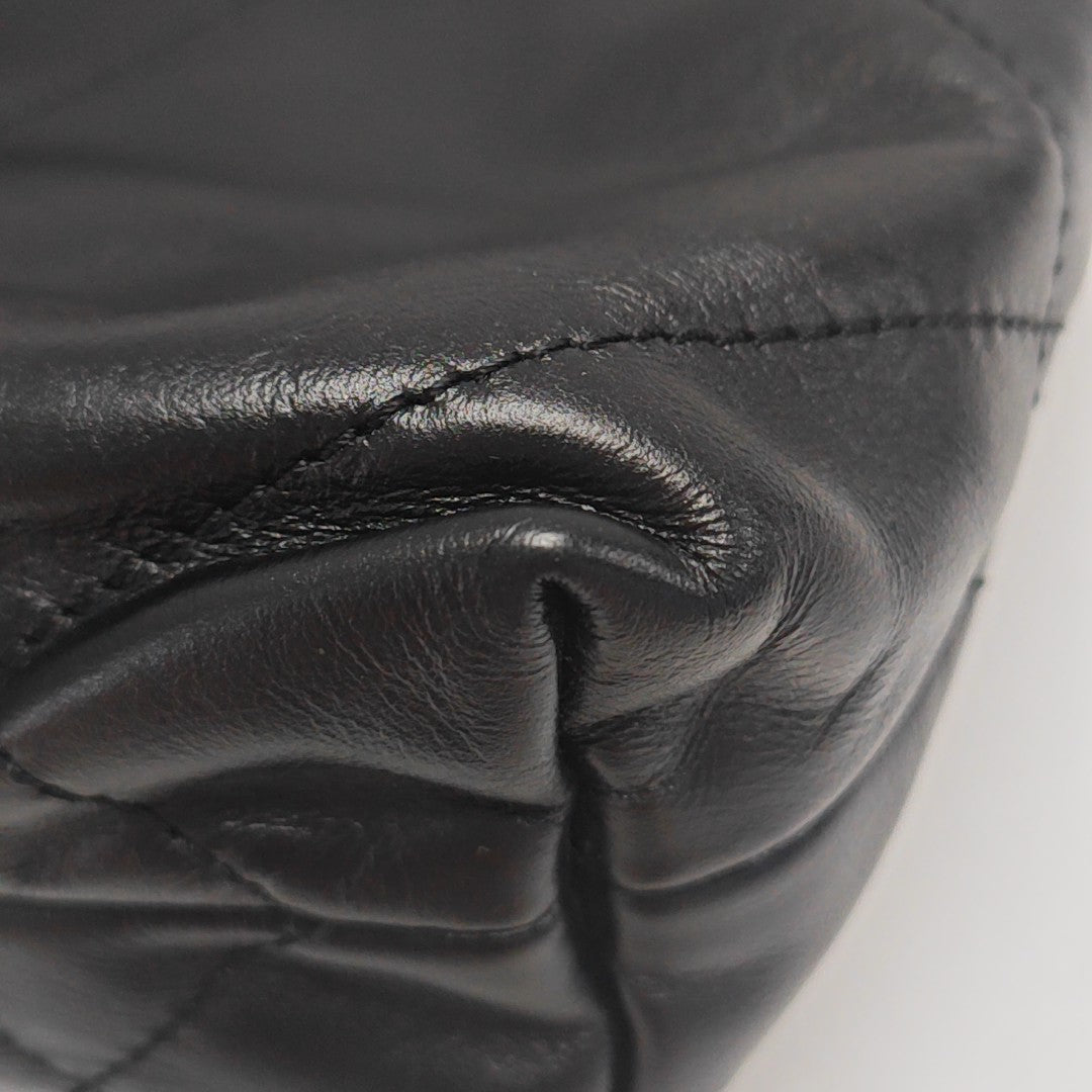 CHANEL 22 Mini Quilted Calfskin Black
