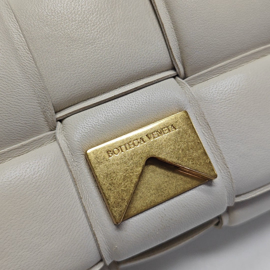 Cassette Medium Lambskin Beige