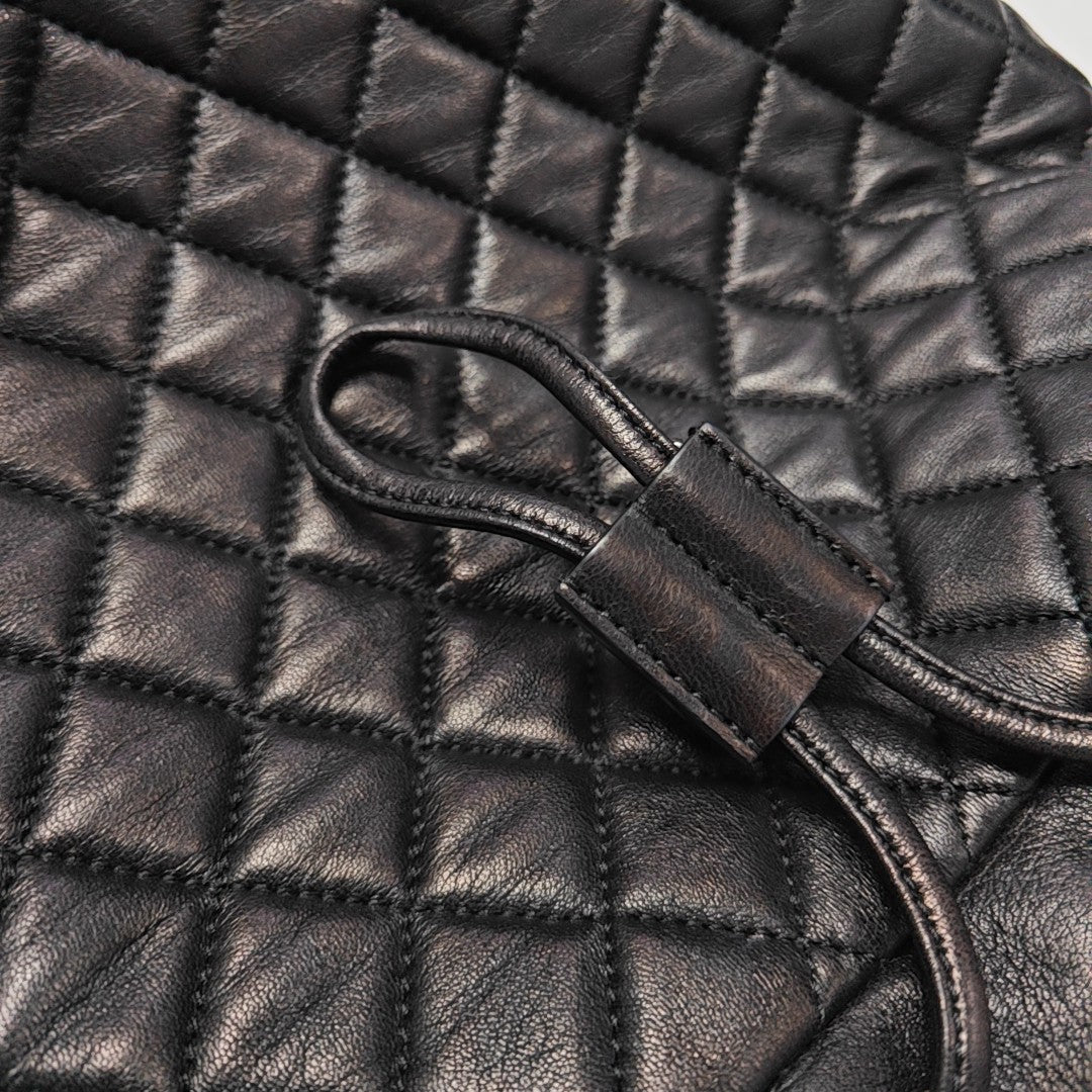 URBAN SPIRIT Small Quilted Lambskin Black