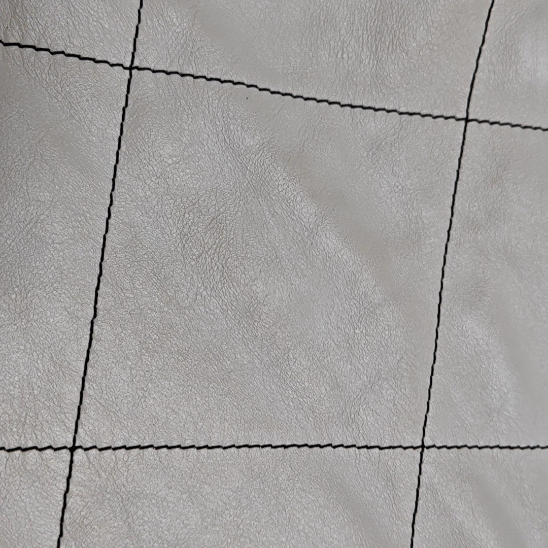 CHANEL 22 Small Quilted Calfskin White