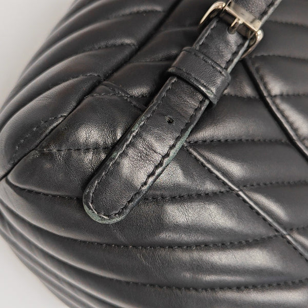 URBAN SPIRIT Small Chevron Calfskin Black