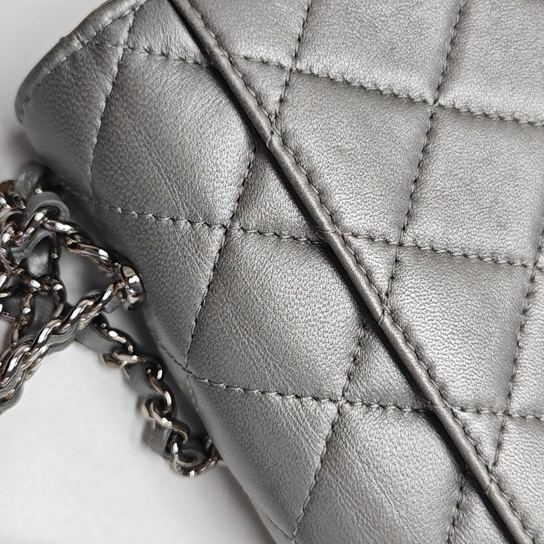 Quilted Lambskin Shoulder Bag Silver
