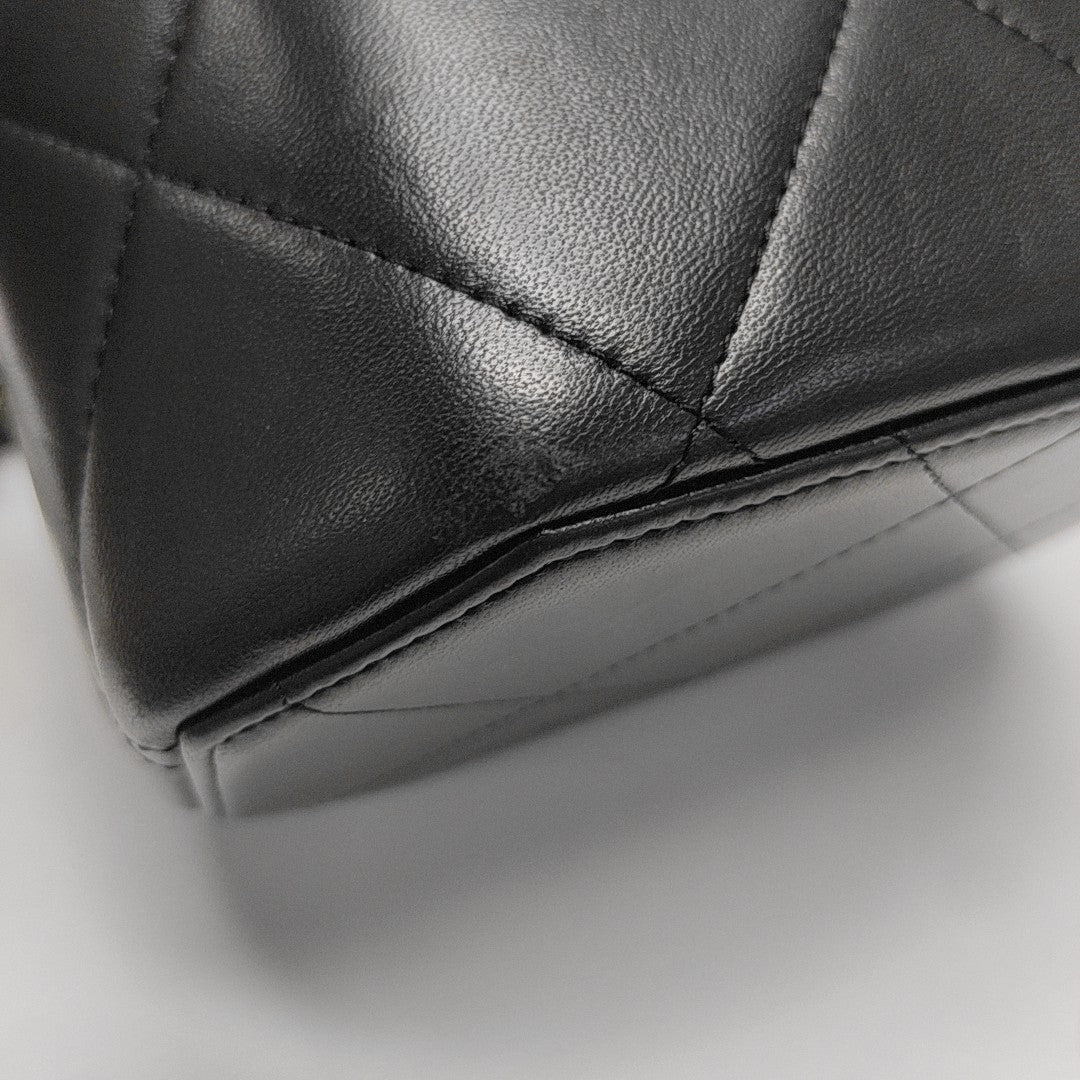 VANITY CASE Small Quilted Lambskin Black