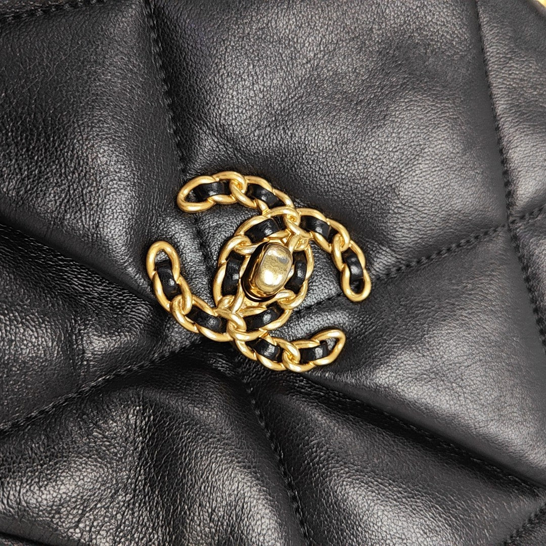 CHANEL 19 Small Quilted Lambskin Black