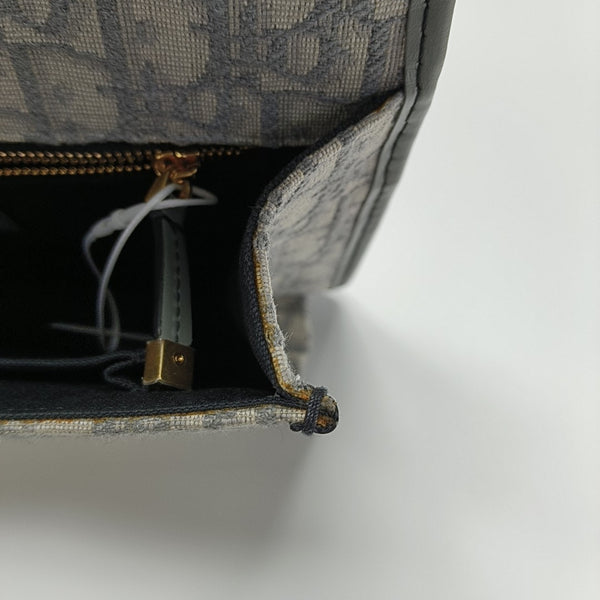 30 Montaigne Oblique Canvas Gray