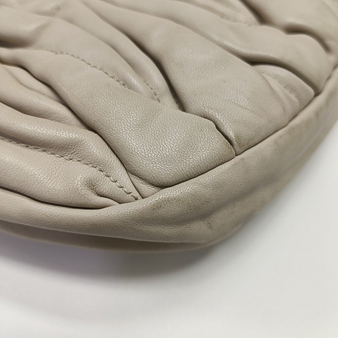 Miu Coffer Quilted Lambskin Beige