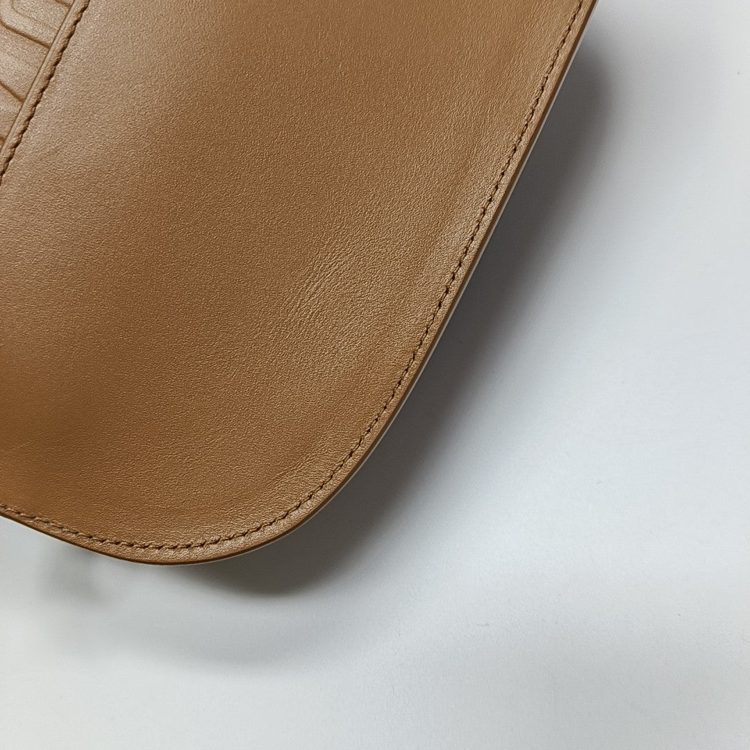 Bobby Medium Calfskin Brown