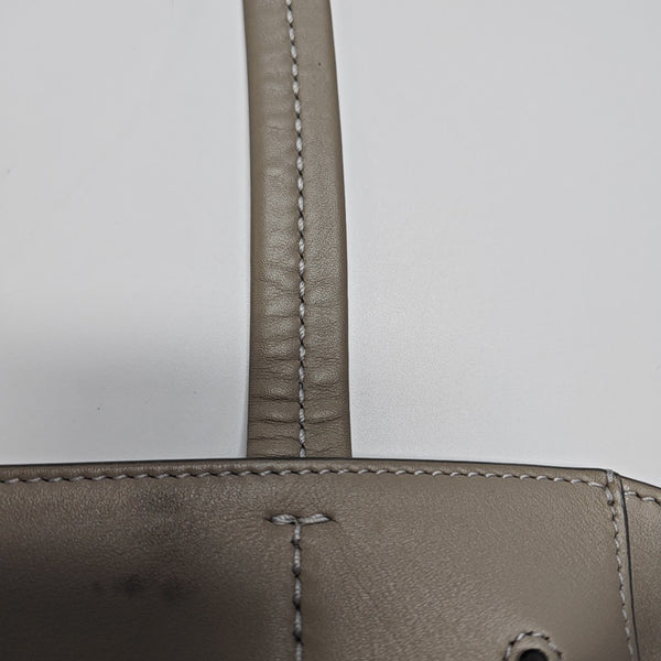 CABAS PHANTOM Small Calfskin Gray