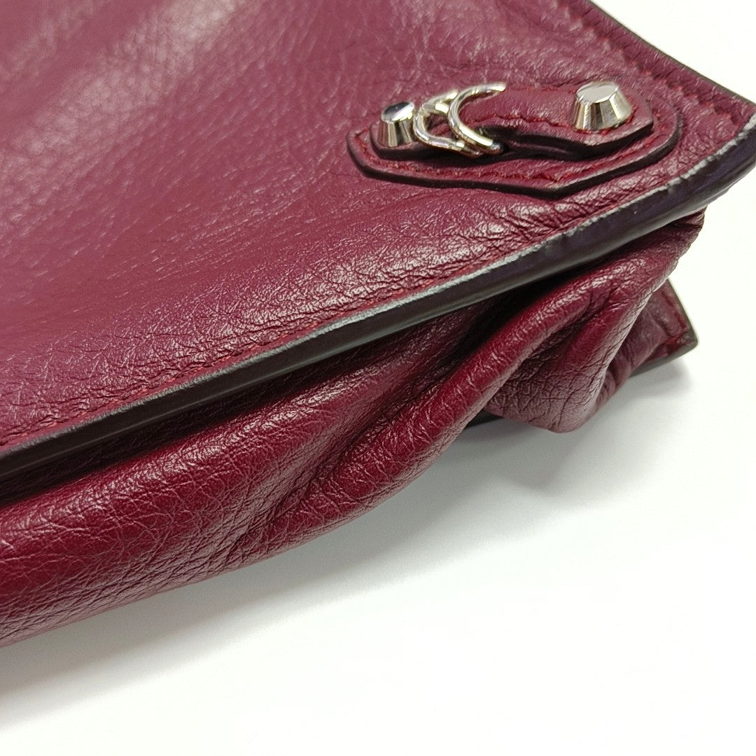 Authenticated pre-owned  Papier Calfskin Burgundy - Clutch at Looply