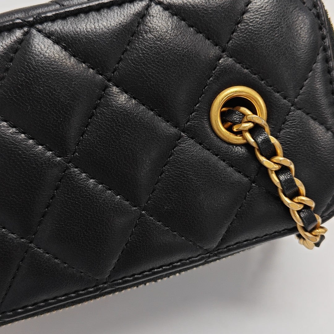 VANITY CASE Small Quilted Lambskin Black