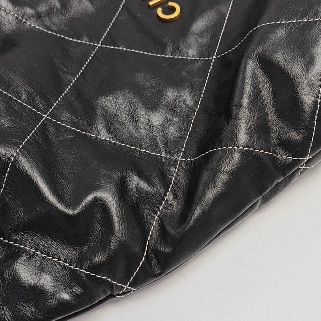 CHANEL 22 Small Quilted Calfskin Black