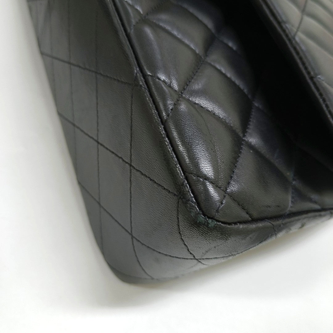 CLASSIC FLAP Jumbo Quilted Lambskin Black
