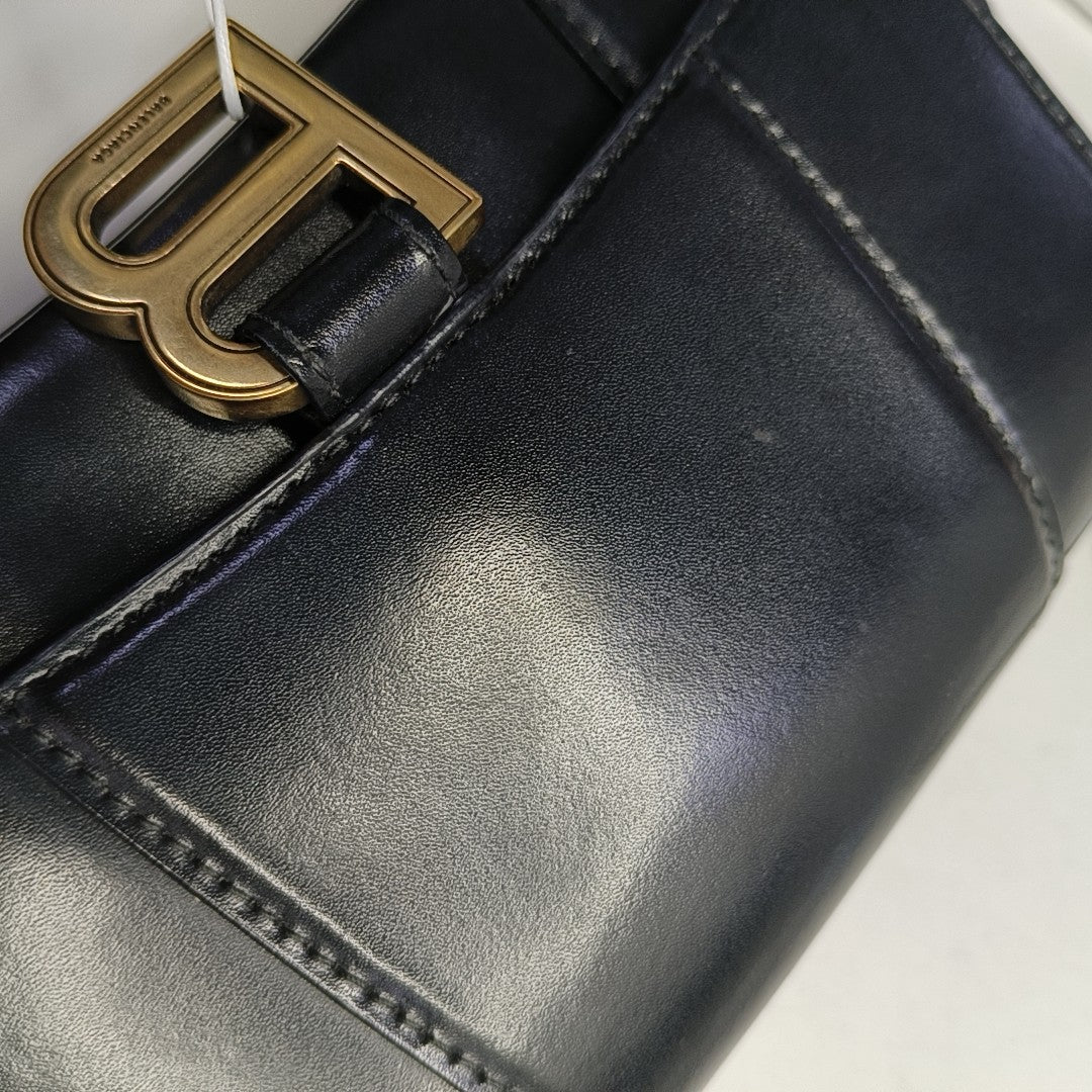 Hourglass Wallet On Chain Mini Calfskin Black