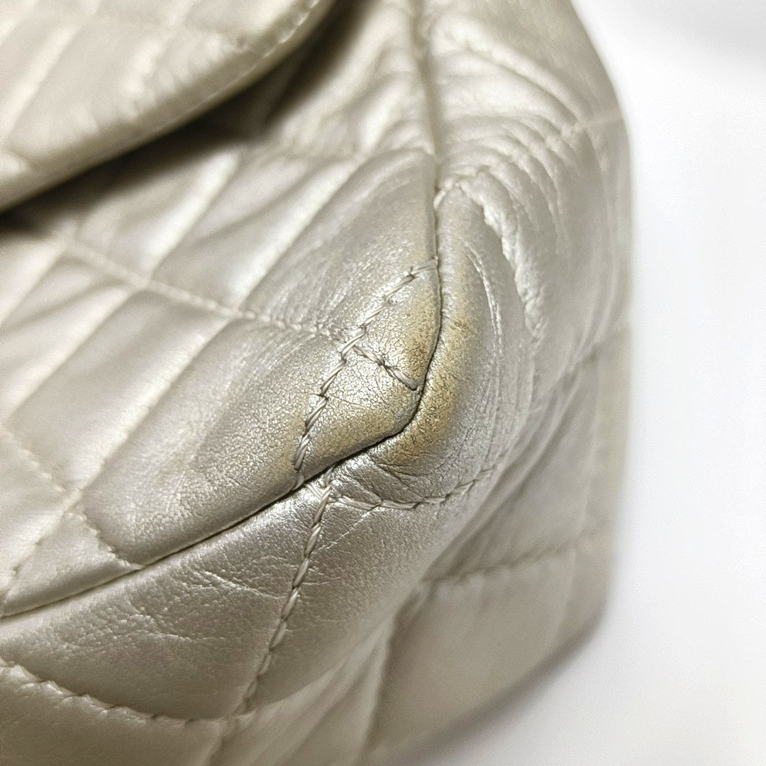 Authenticated pre-owned  CLASSIC FLAP Jumbo Quilted Lambskin Beige - Shoulder Bag at Looply