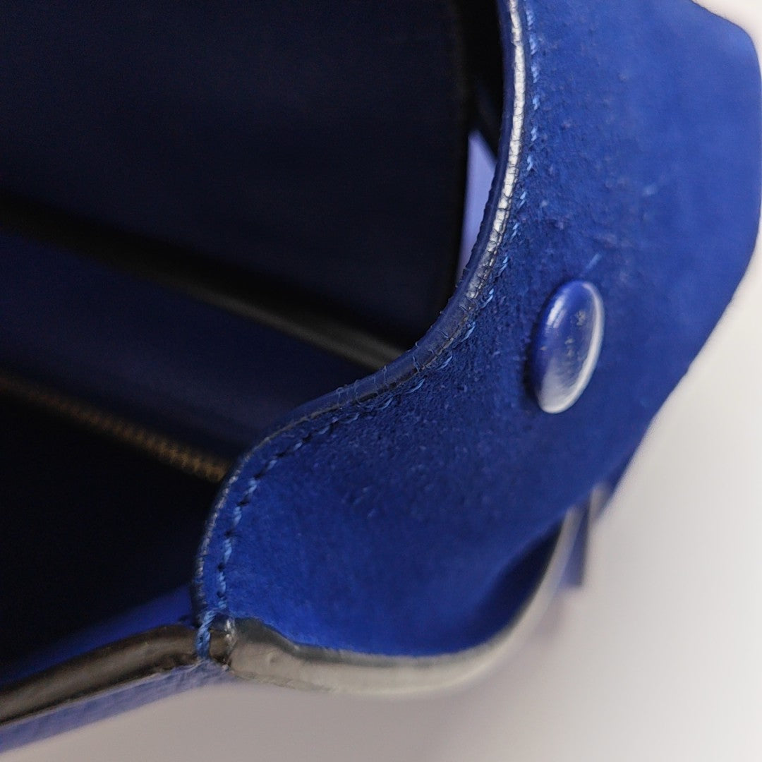 TRAPEZE Medium Calfskin Blue