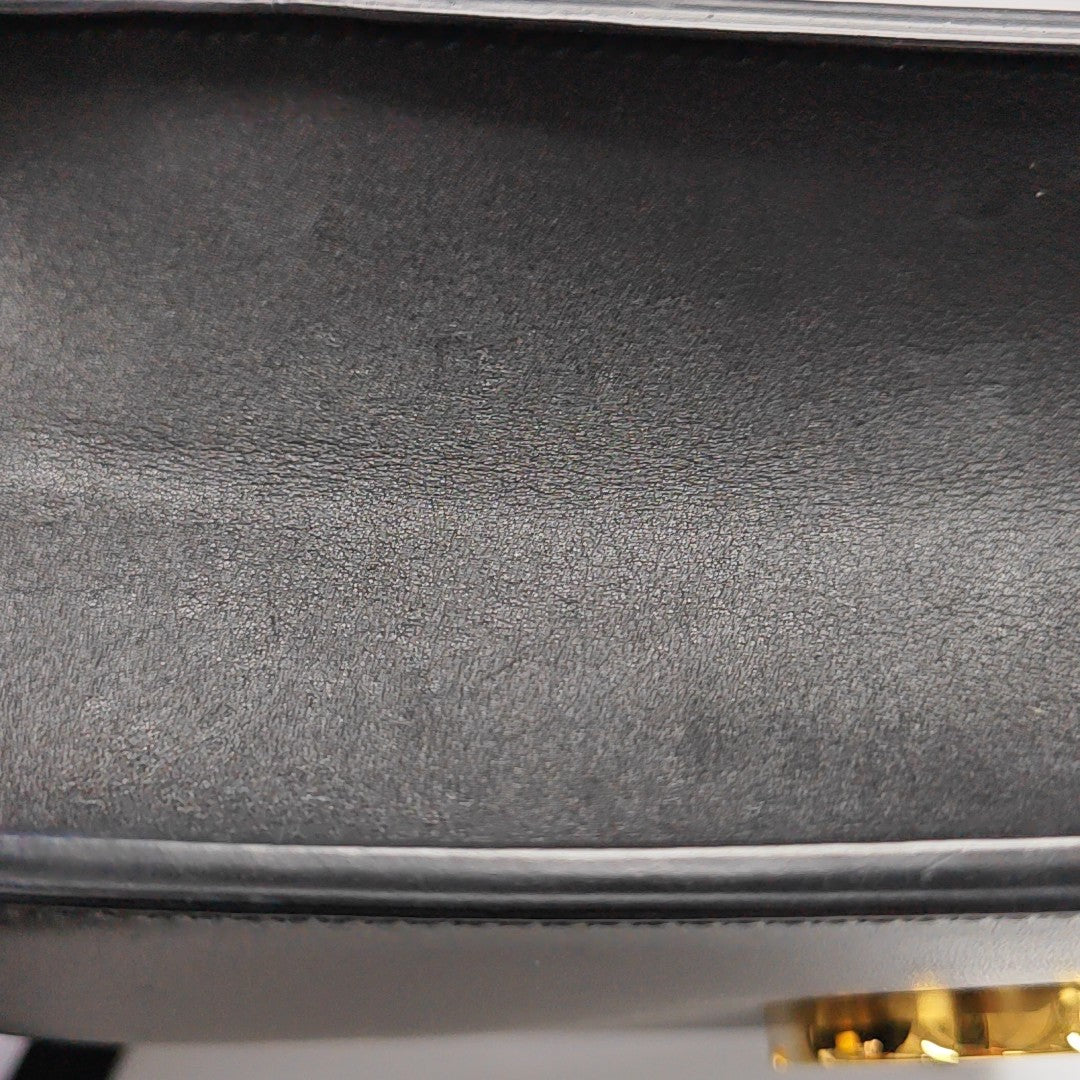 30 Montaigne Calfskin Black