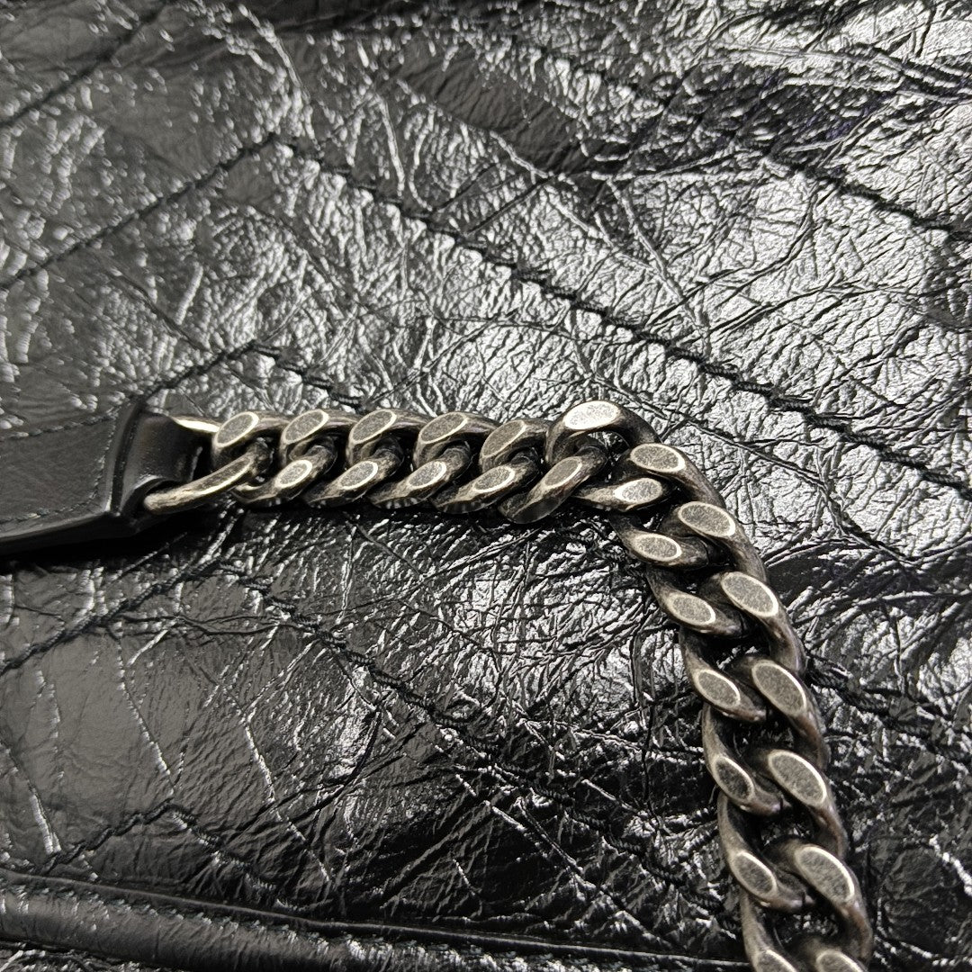 NIKI Medium Chevron Calfskin Black