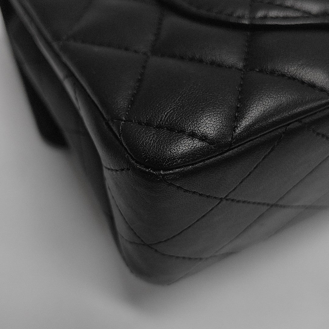 CLASSIC FLAP Mini Quilted Lambskin Black