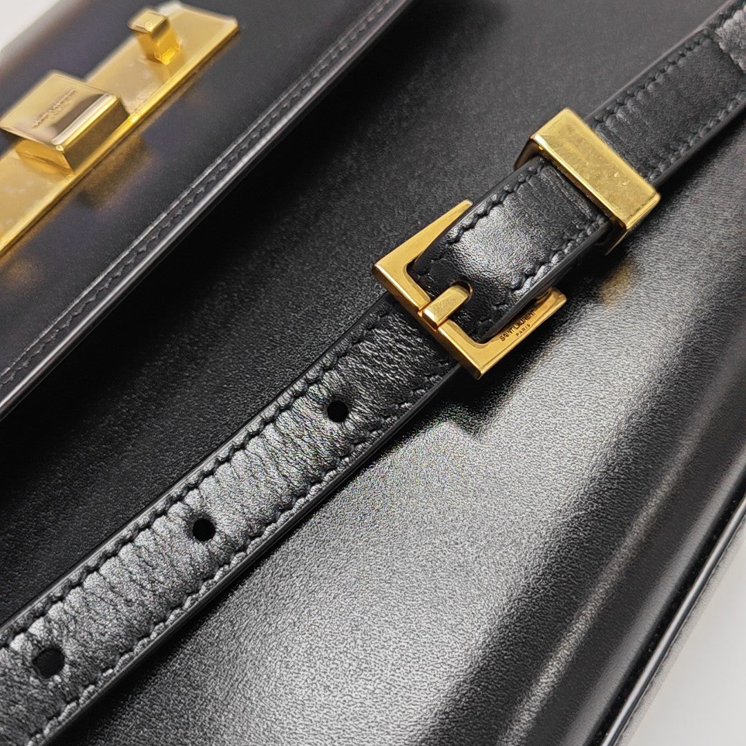 MANHATTAN Small Calfskin Black