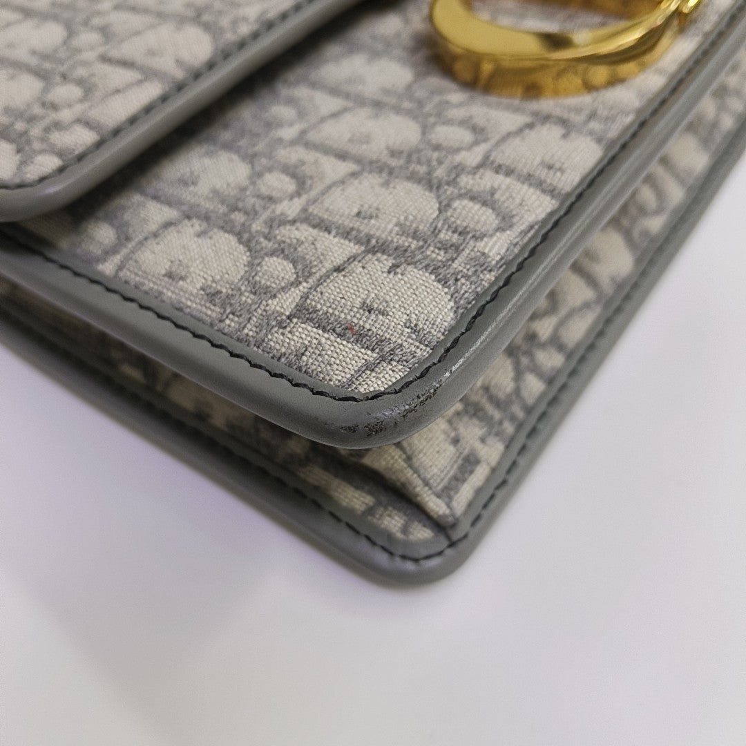 30 Montaigne Oblique Canvas Gray