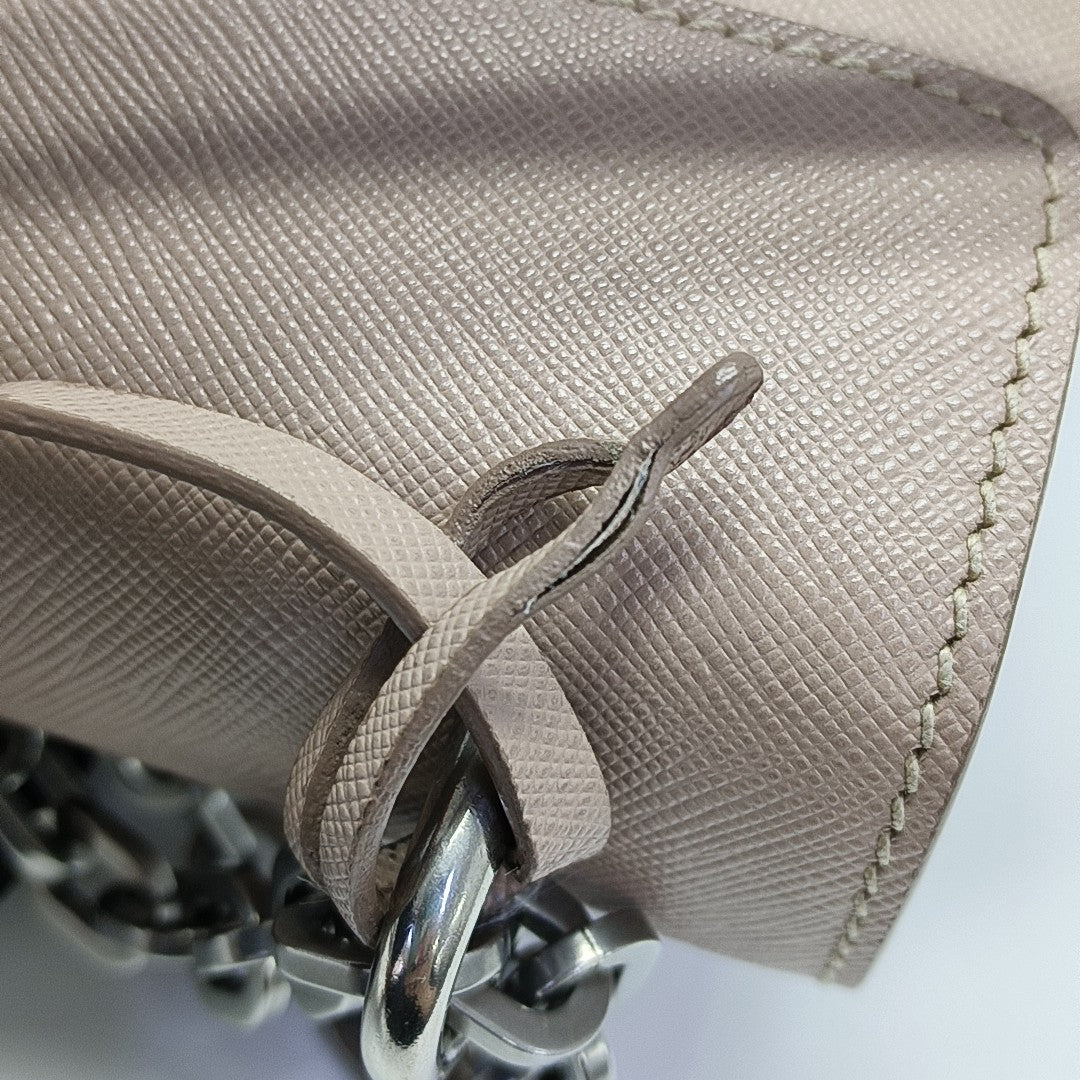 Closure Saffiano Calfskin Pink