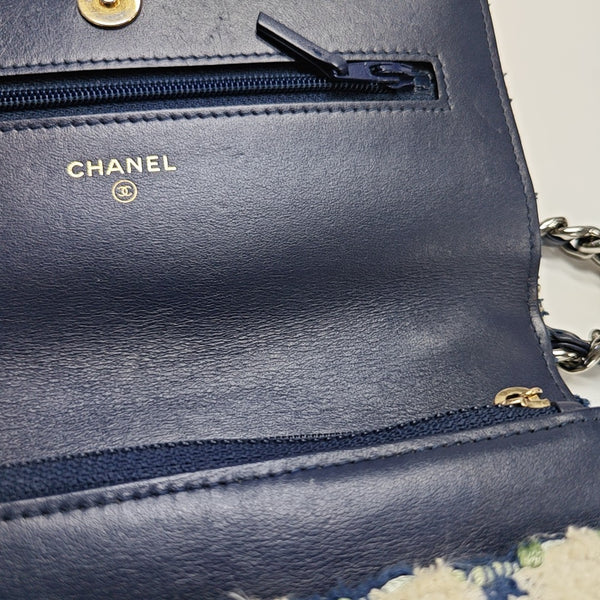 CHANEL 19 WOC Wool Beige