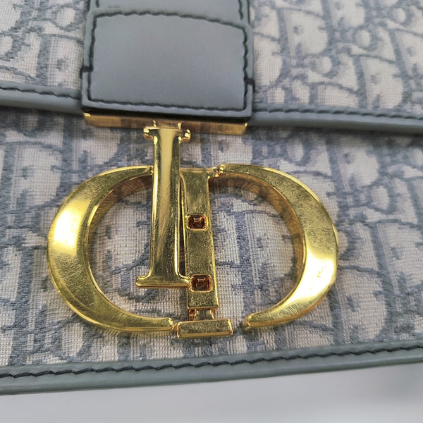 30 Montaigne Oblique Canvas Gray