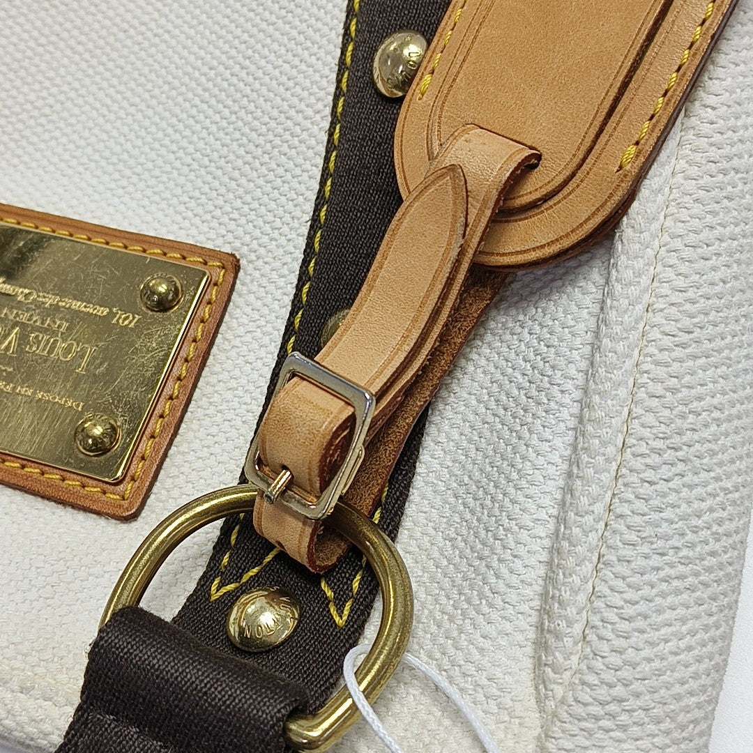 ANTIGUA Canvas White