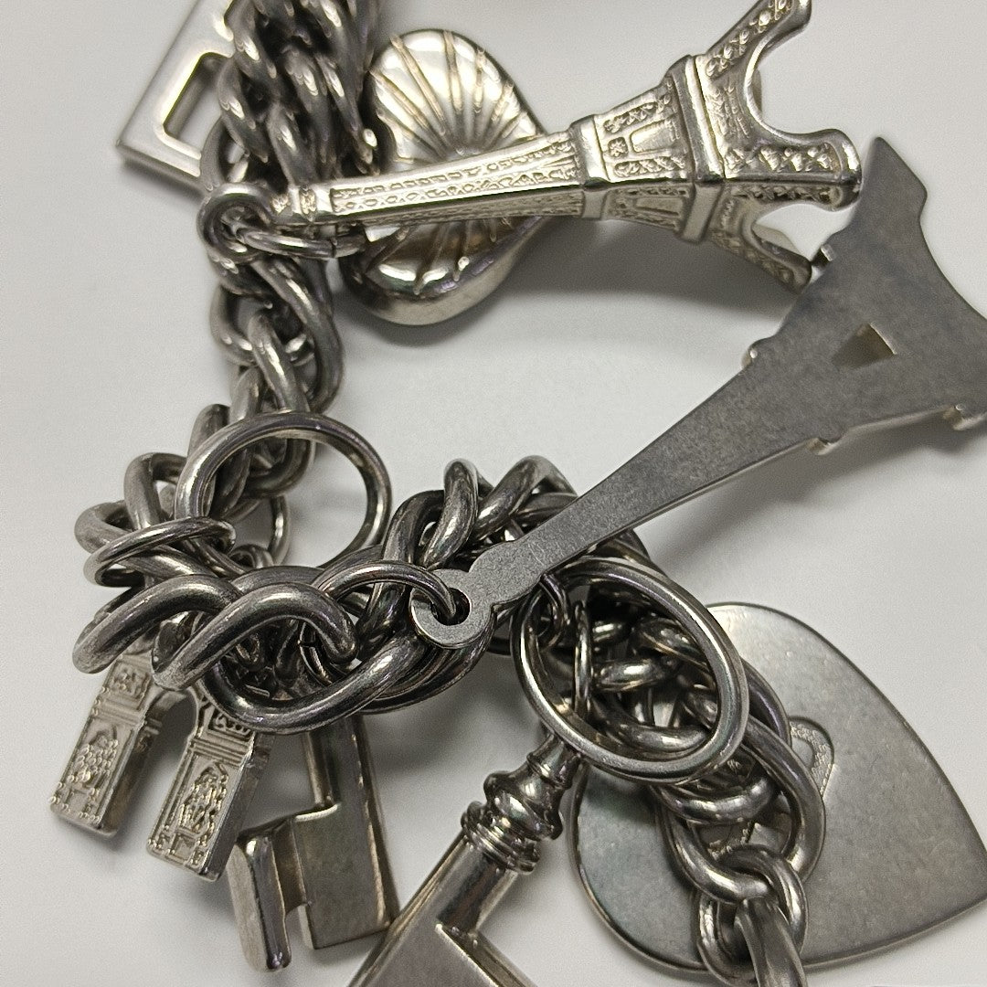 Souvenirs Leather Silver