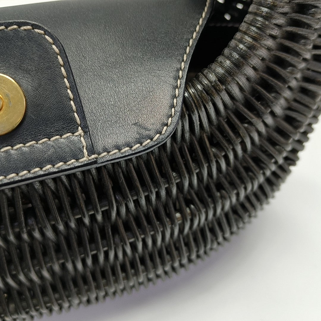 Straw Black