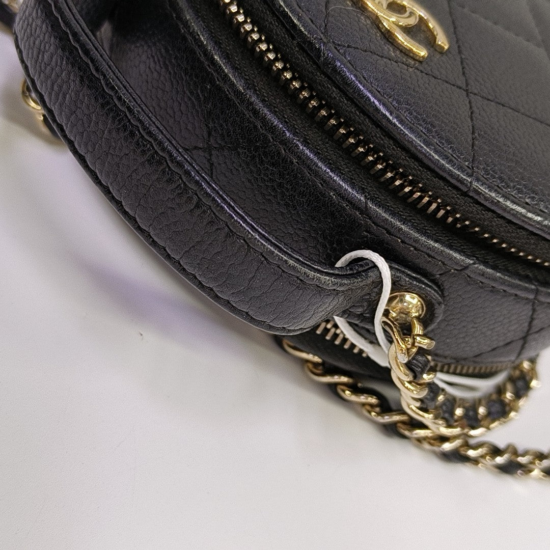 ROUND Quilted Grained Calfskin Black