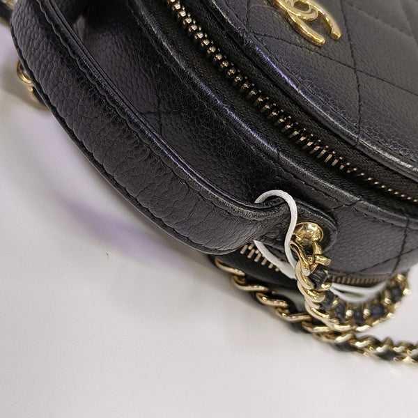 ROUND Quilted Grained Calfskin Black