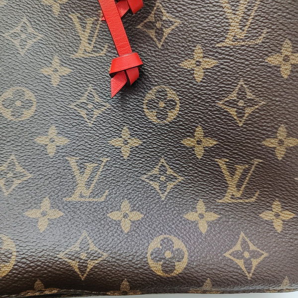 NÉONOÉ MM Monogram Coated Canvas Brown