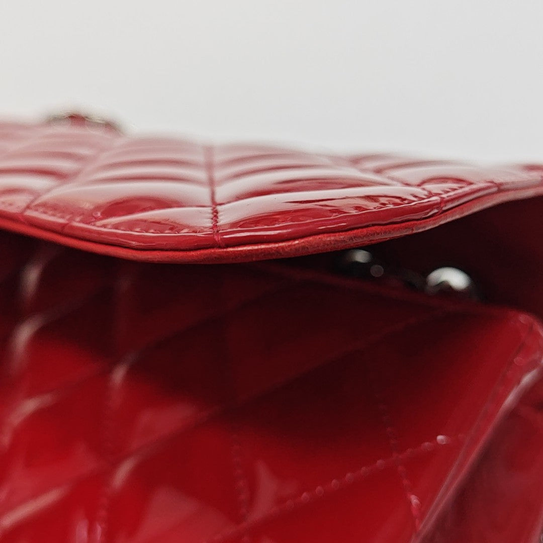 CLASSIC FLAP Jumbo Quilted Patent Leather Red