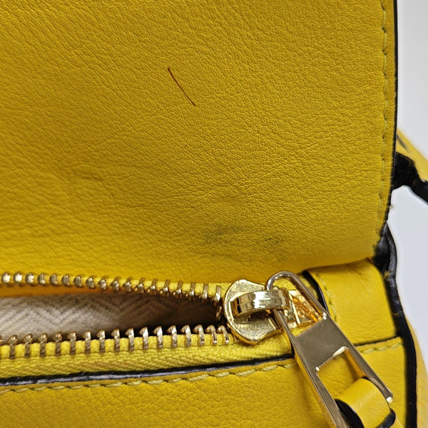 Puzzle Medium Calfskin Yellow