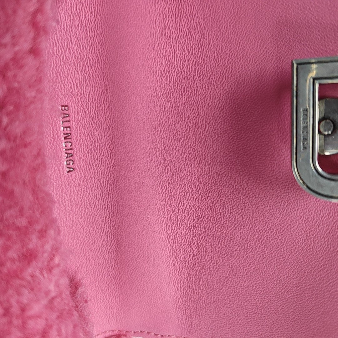 Hourglass Mini Sheepskin Pink