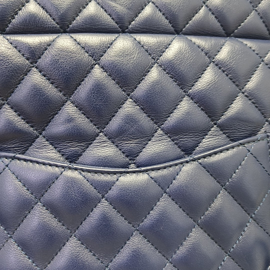 URBAN SPIRIT Large Quilted Lambskin Blue