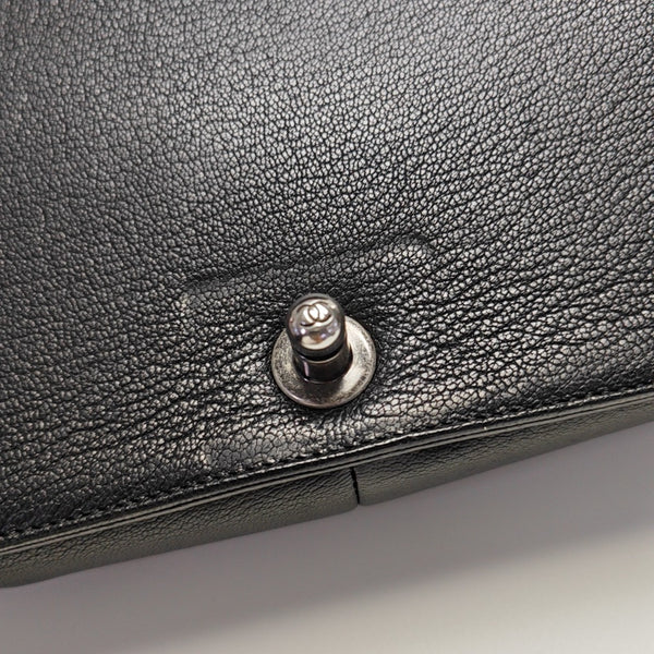 BOY CHANEL Medium Quilted Lambskin Black