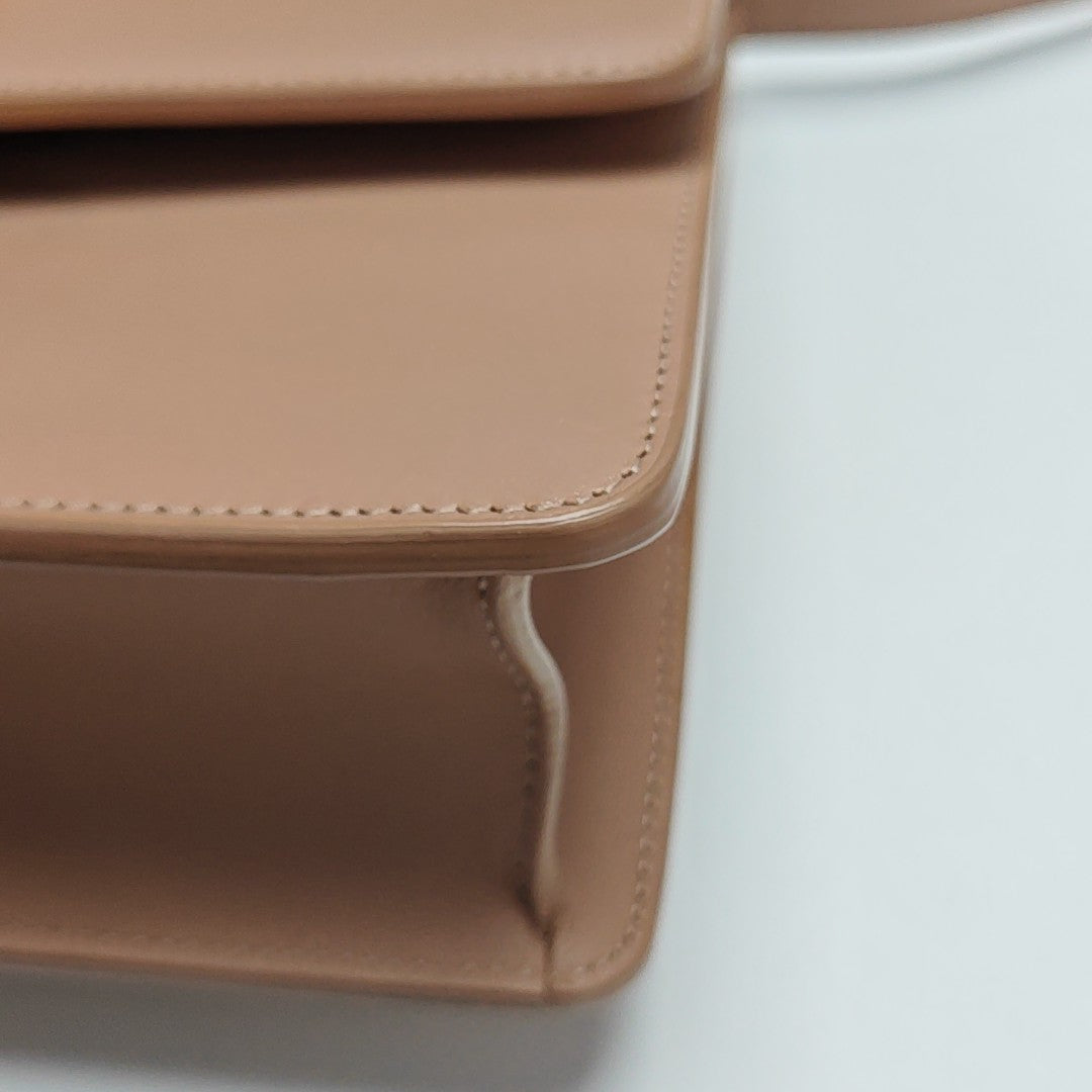 30 Montaigne Calfskin Pink