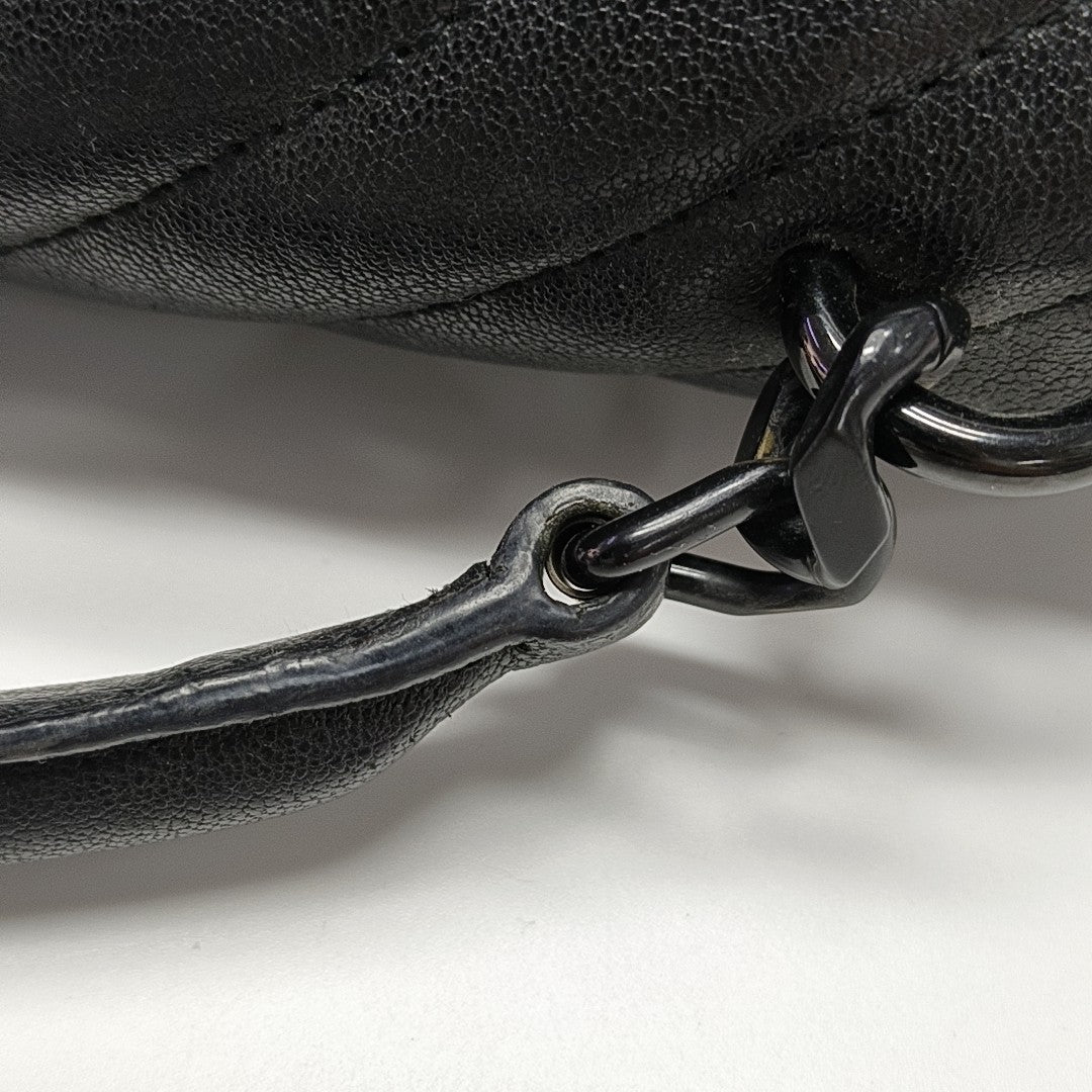 COLLEGE Medium Chevron Lambskin Black