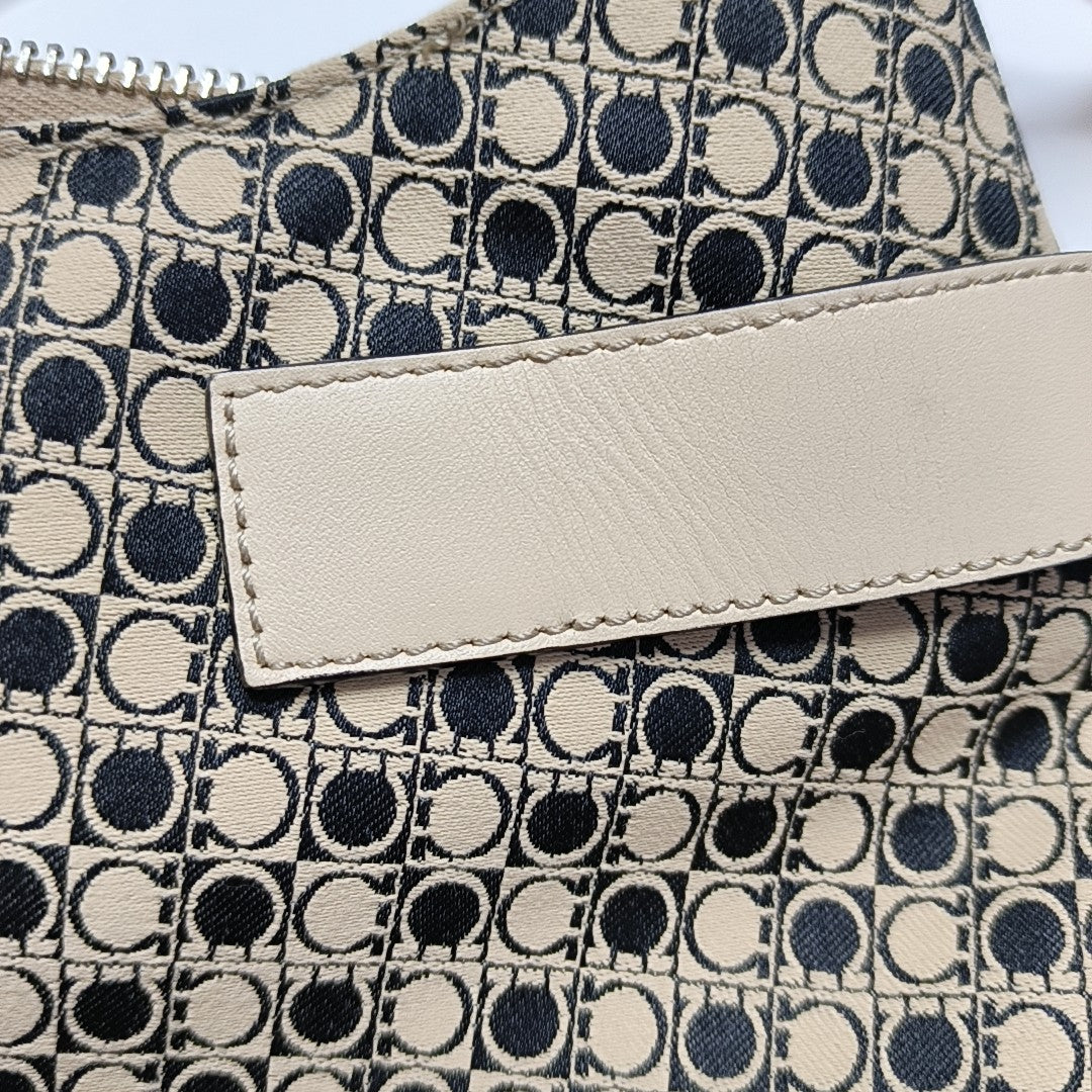 Coated Canvas Black