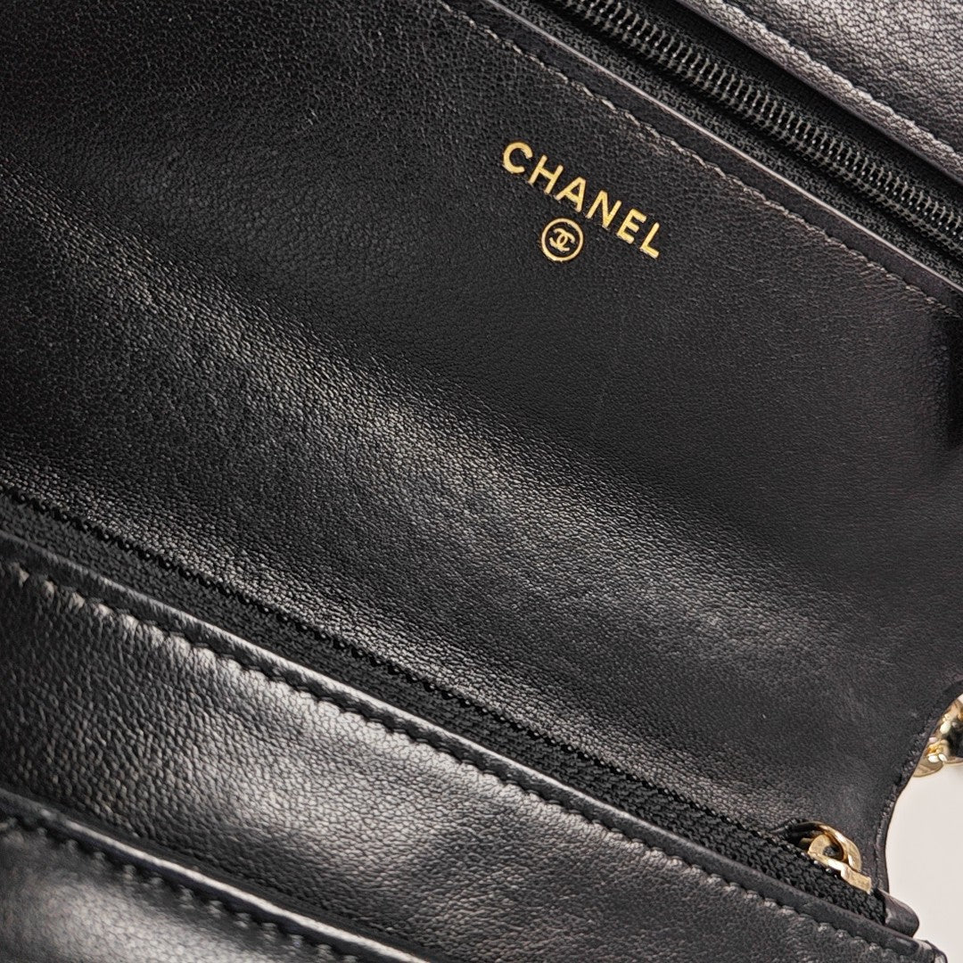 CHANEL 19 Quilted Lambskin Black
