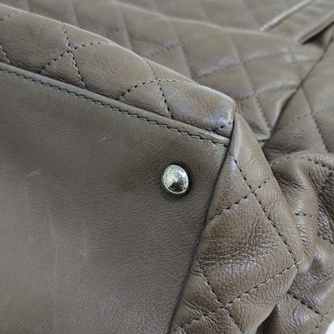 LUXURY LINE Quilted Calfskin Gray