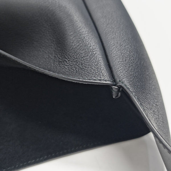 LE 5 À 7 Calfskin Black