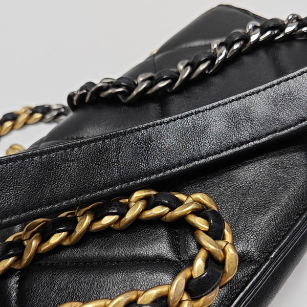 CHANEL 19 WOC Quilted Lambskin Black