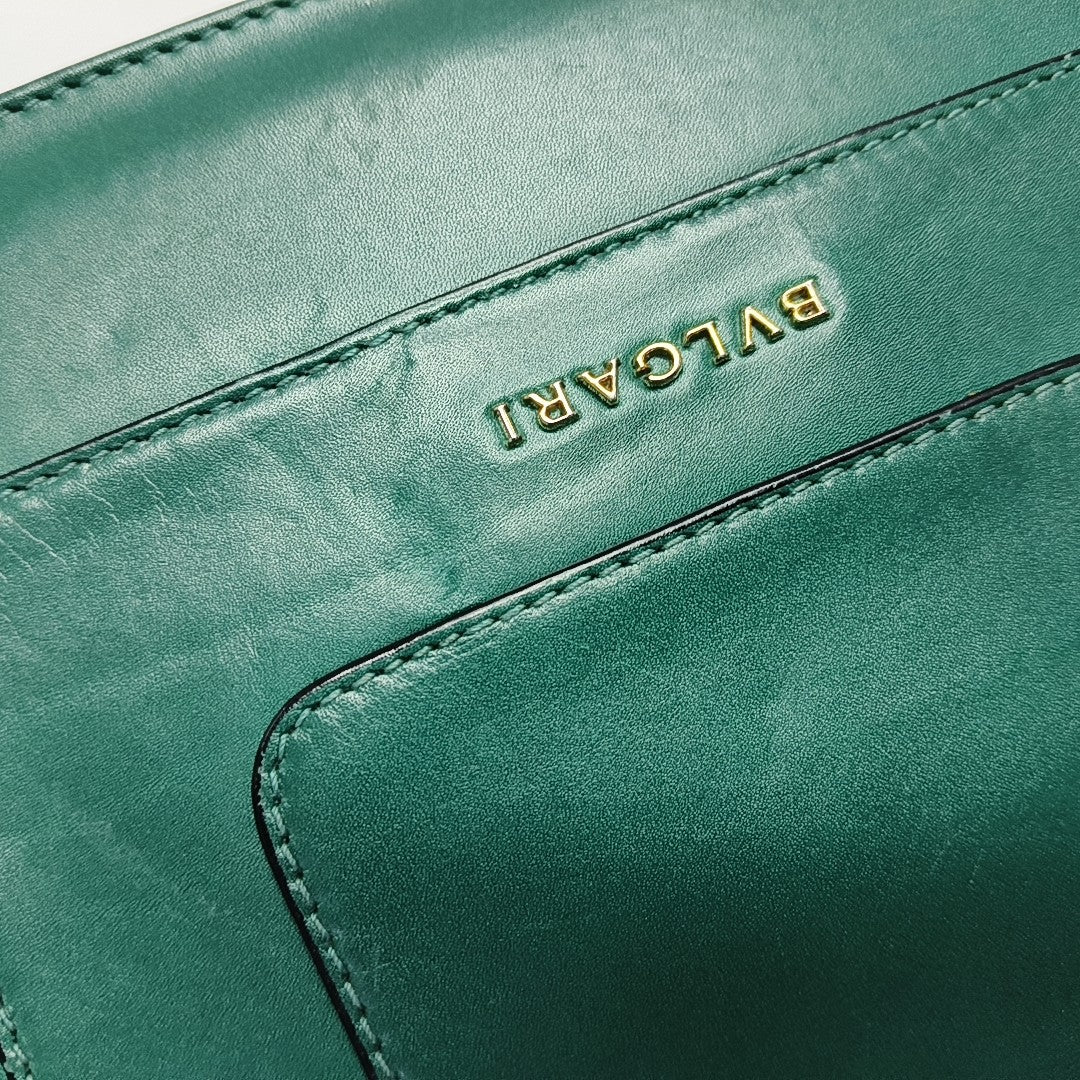 SERPENTI FOREVER Medium Calfskin Green