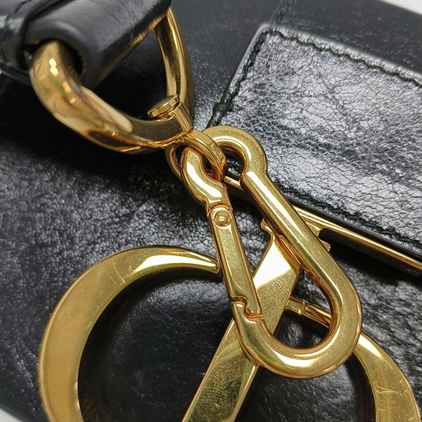 Authenticated pre-owned  30 Montaigne Calfskin Black - Shoulder Bag at Looply