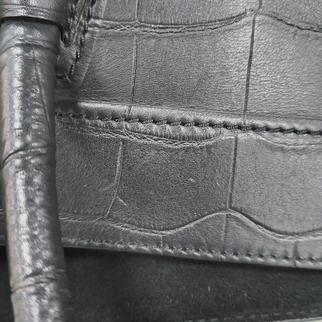 PHANTOM Medium Calfskin Black