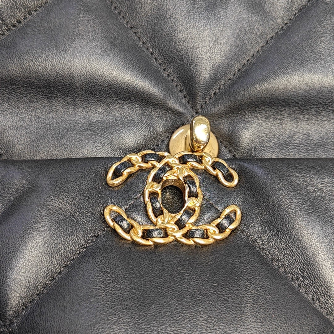 CHANEL 19 Maxi Quilted Lambskin Black