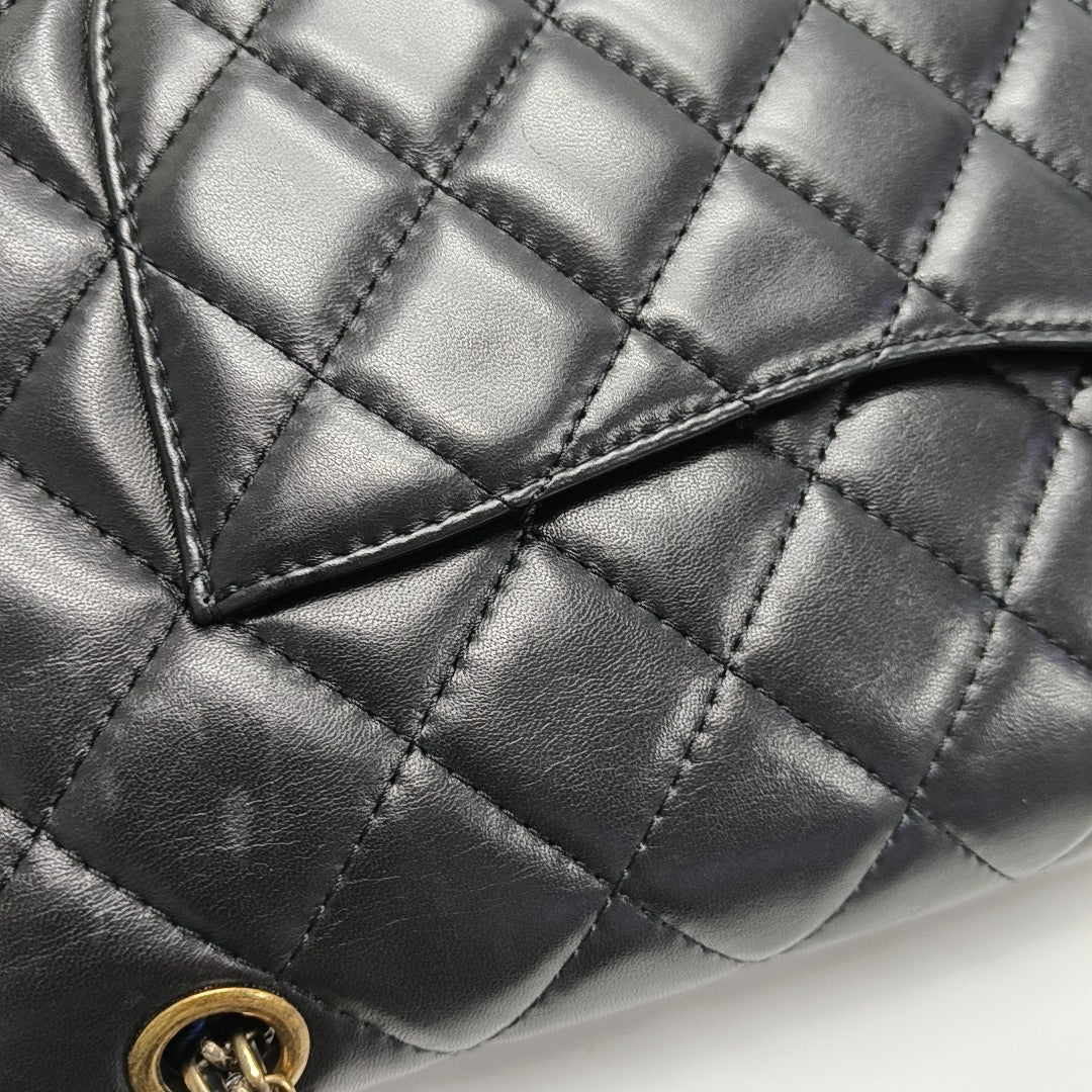 2.55 Maxi Quilted Lambskin Black
